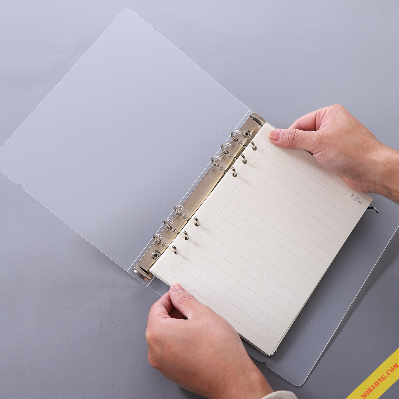 File bìa sổ còng sắt A5/ B5 dễ dàng thay giấy refill loại 6/9 chấu Tuệ Minh P06 chưa gồm giấy