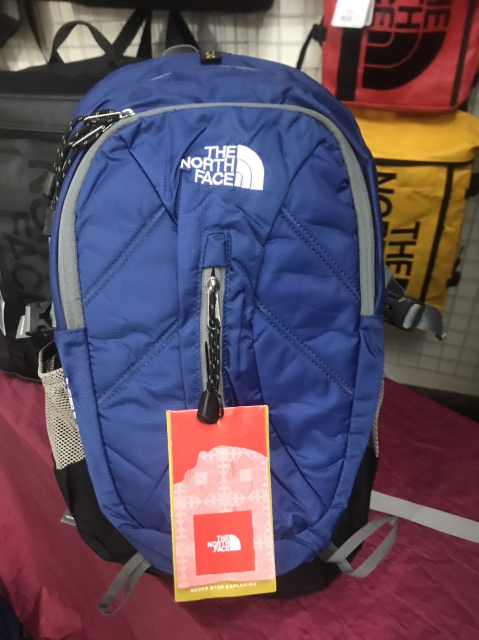 kanken mini backpack near me Fjällräven Kånken a front zip pocket DK-MMW-Sale The North Face Pivoter Color:65L CLARET RED