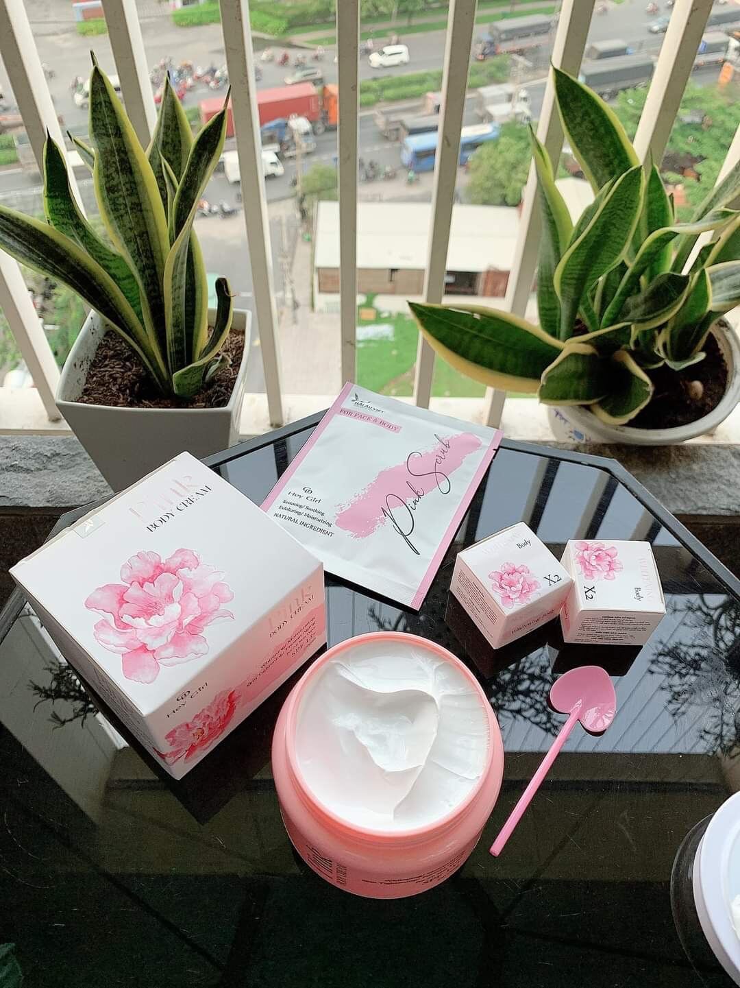 Kem Trắng Da Body Pink-Trắng cho da đen lì