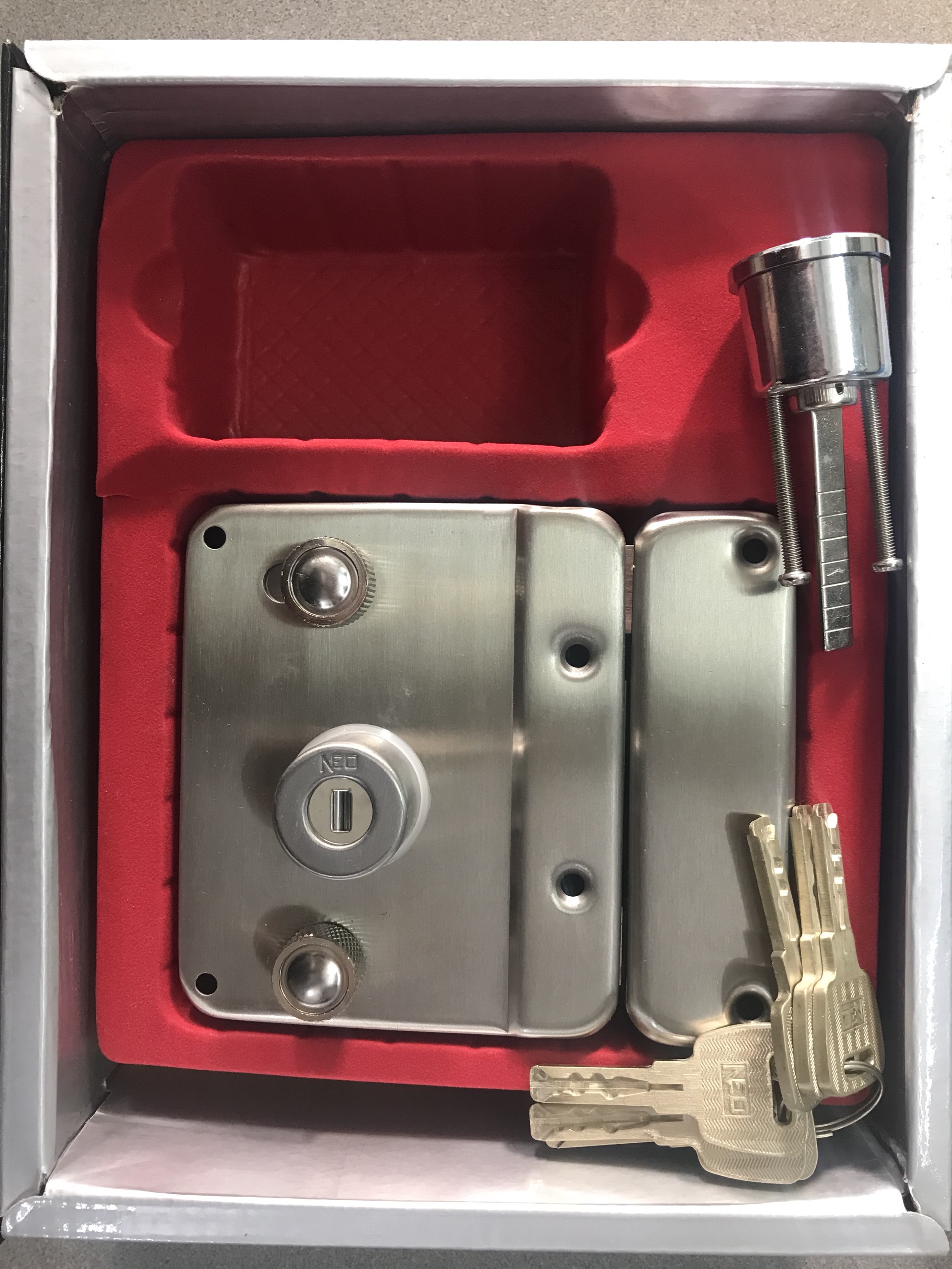 Khóa cửa cổng Neo V88