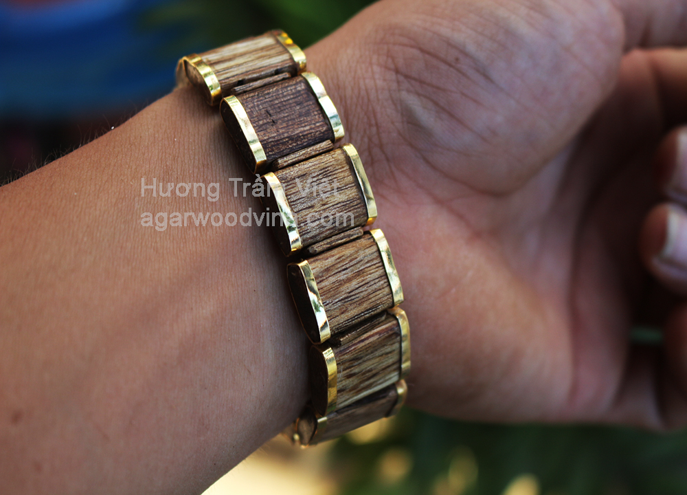 Vòng tay trầm hương tự nhiên