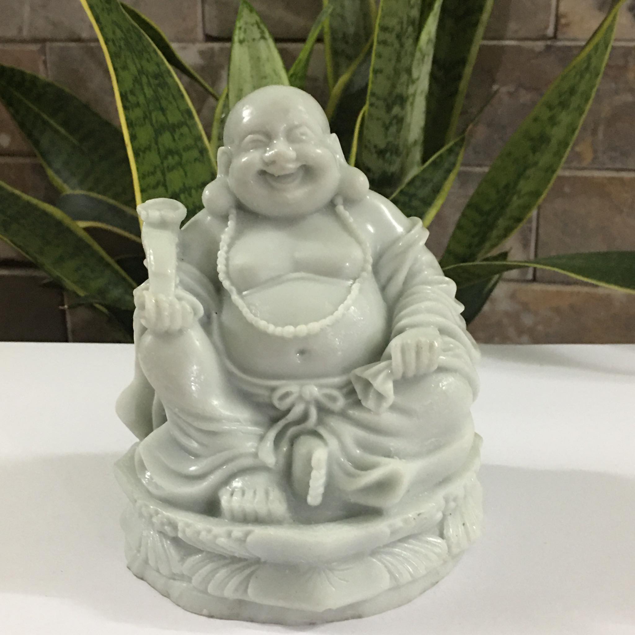 Tượng phật di lặc cao 14 cm rộng 10 cm màu sứ