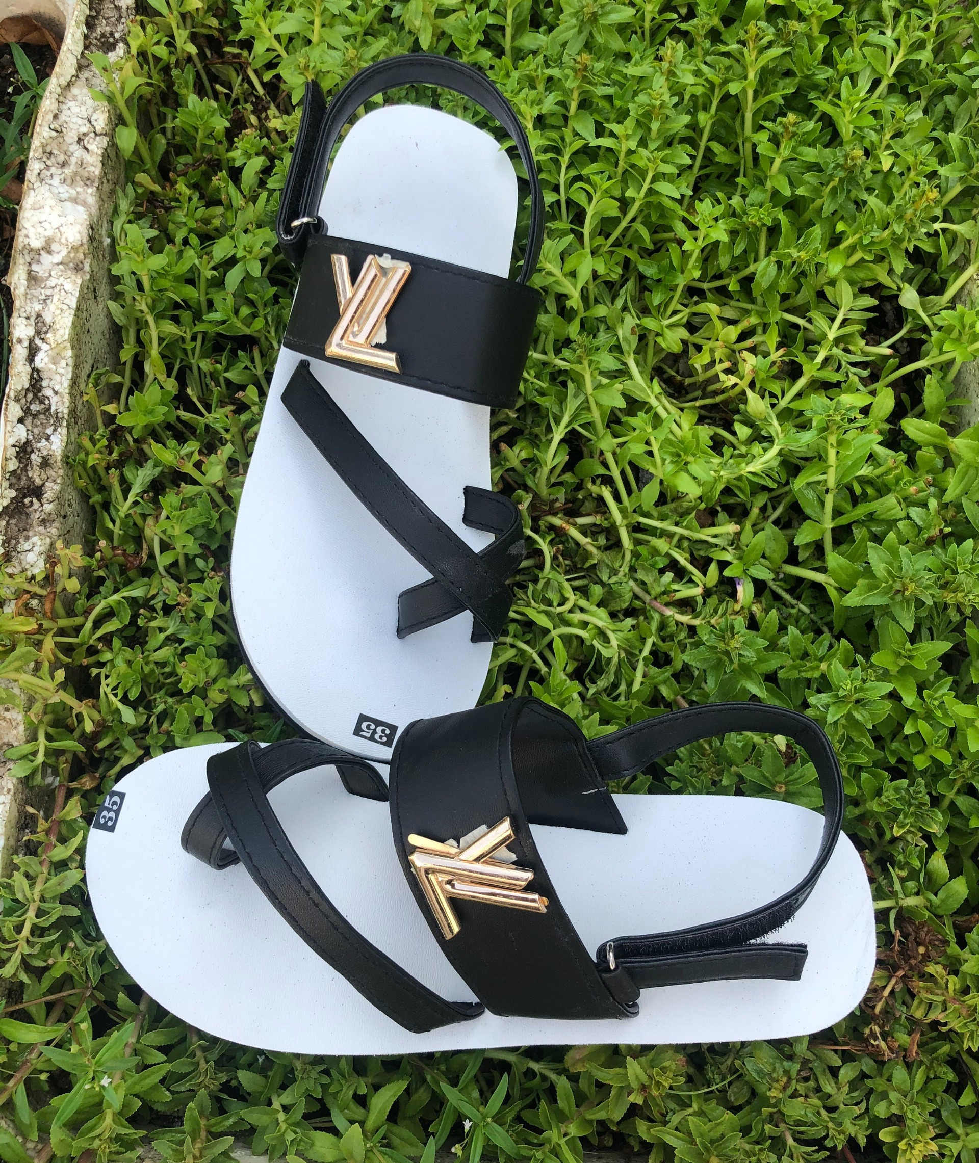 sandal chíp chíp ( sandal nam nữ đế trắng quai đen )