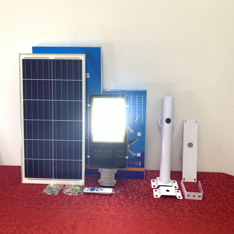 [ Mẫu Mới Nhất ] đèn năng lượng , đèn bàn chải năng lượng mặt trời 500w-600w IP68 Chống nước bào hành 24 tháng