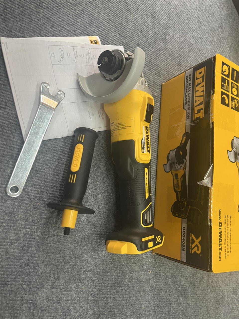 Máy mài dùng pin 20v DCG405N DeWALT ( chưa kèm pin, sạc)