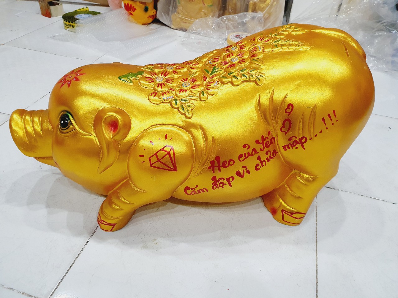 Lợn đất to khổng lồ hoa nổi cực đẹp