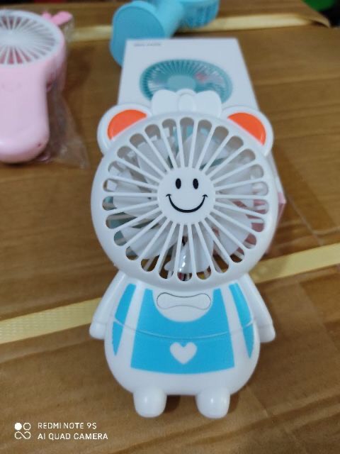 Quạt mini tích điện có đèn