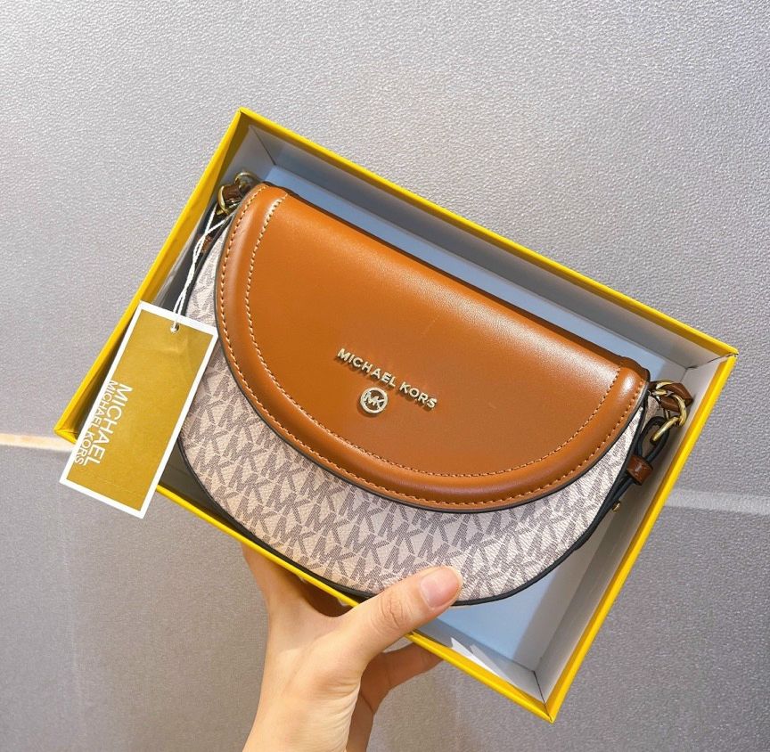 Túi xách Michael. Kors. fullbox size 21cm