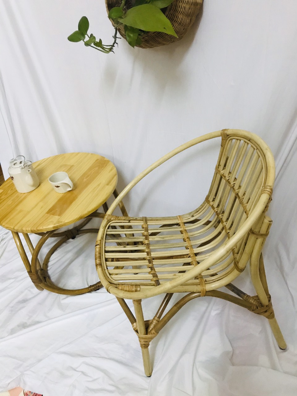 Bàn trà hình tròn mặt gỗ