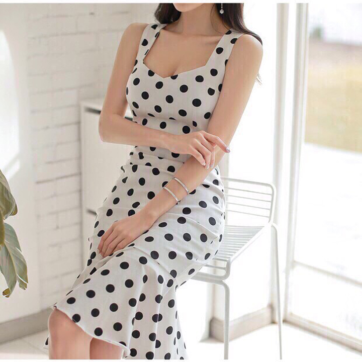 Đầm ôm body châm bi đuôi cá