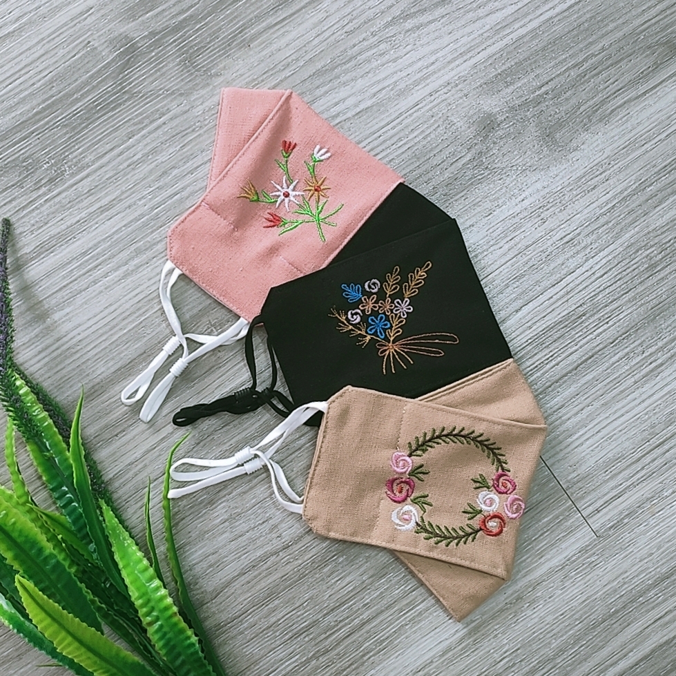 Combo 3 khẩu trang thêu họa tiết khẩu trang vải linen 3d 3 lớp kháng khuẩn có nút chặn khẩu trang thời trang chất lương cao tặng kèm dây đeo chống đau tai thêm quà khi mua 2 set khẩu trang trở lên