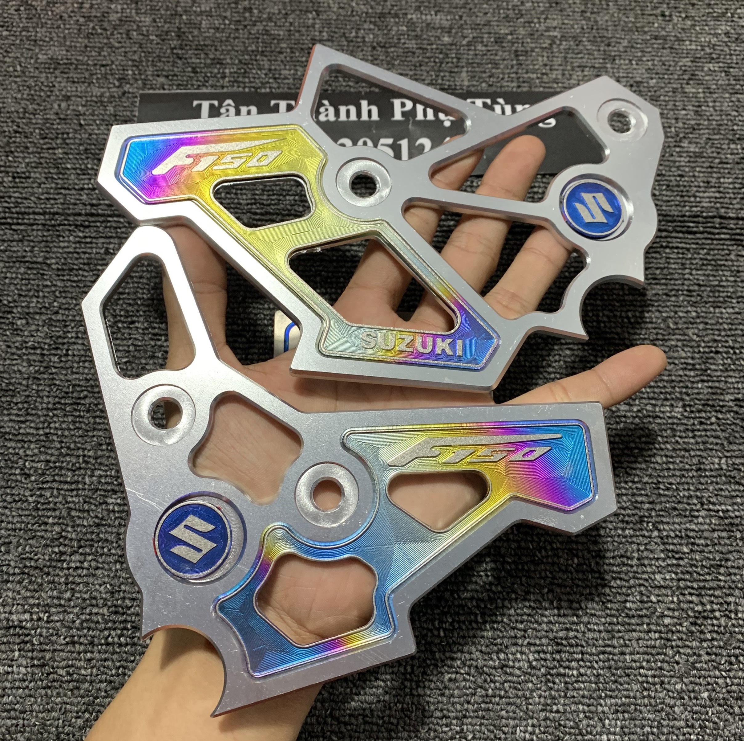 Nẹp sườn che pen titan satria raider fi
