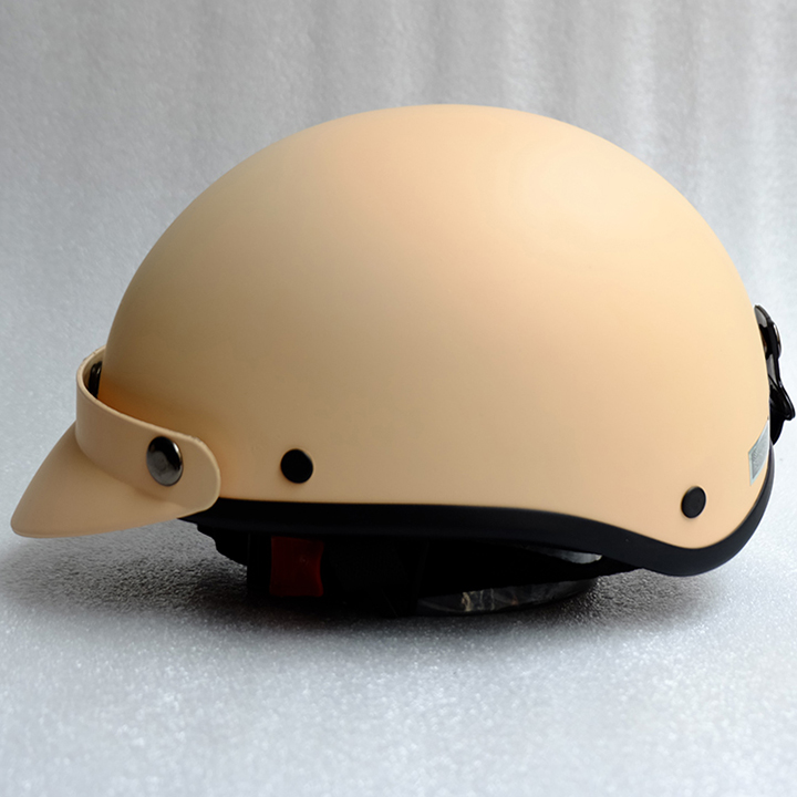 NÓN BẢO HIỂM NỮA ĐẦU MÀU KEM KÈM LƯỠI TRAI CÙNG MÀUSƠN TRƠNAN TOÀNCAO CẤP-ĐẠT CHUẨN