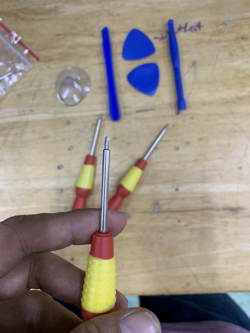 Bộ vít mở iphôn 5/ 6/ 7/ 8/ X, thay pin, thay màn hình (đỏ)