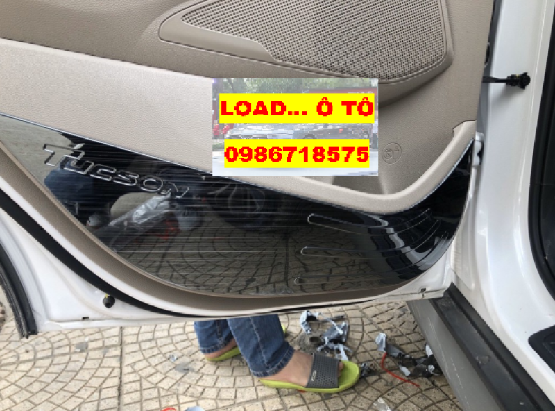 Ốp màng loa và tapbi cánh cửa Hyundai Tucson form mới