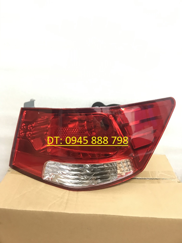 Đèn hậu mảnh ngoài Kia Forte