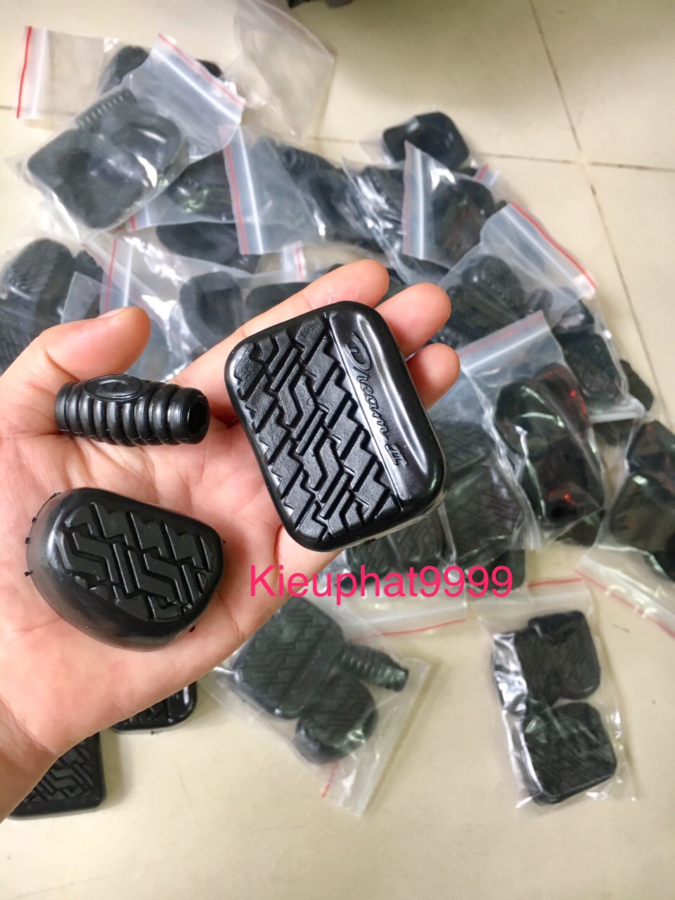 Bọc cao su bảo vệ cần số đạp thắng Wave Dream