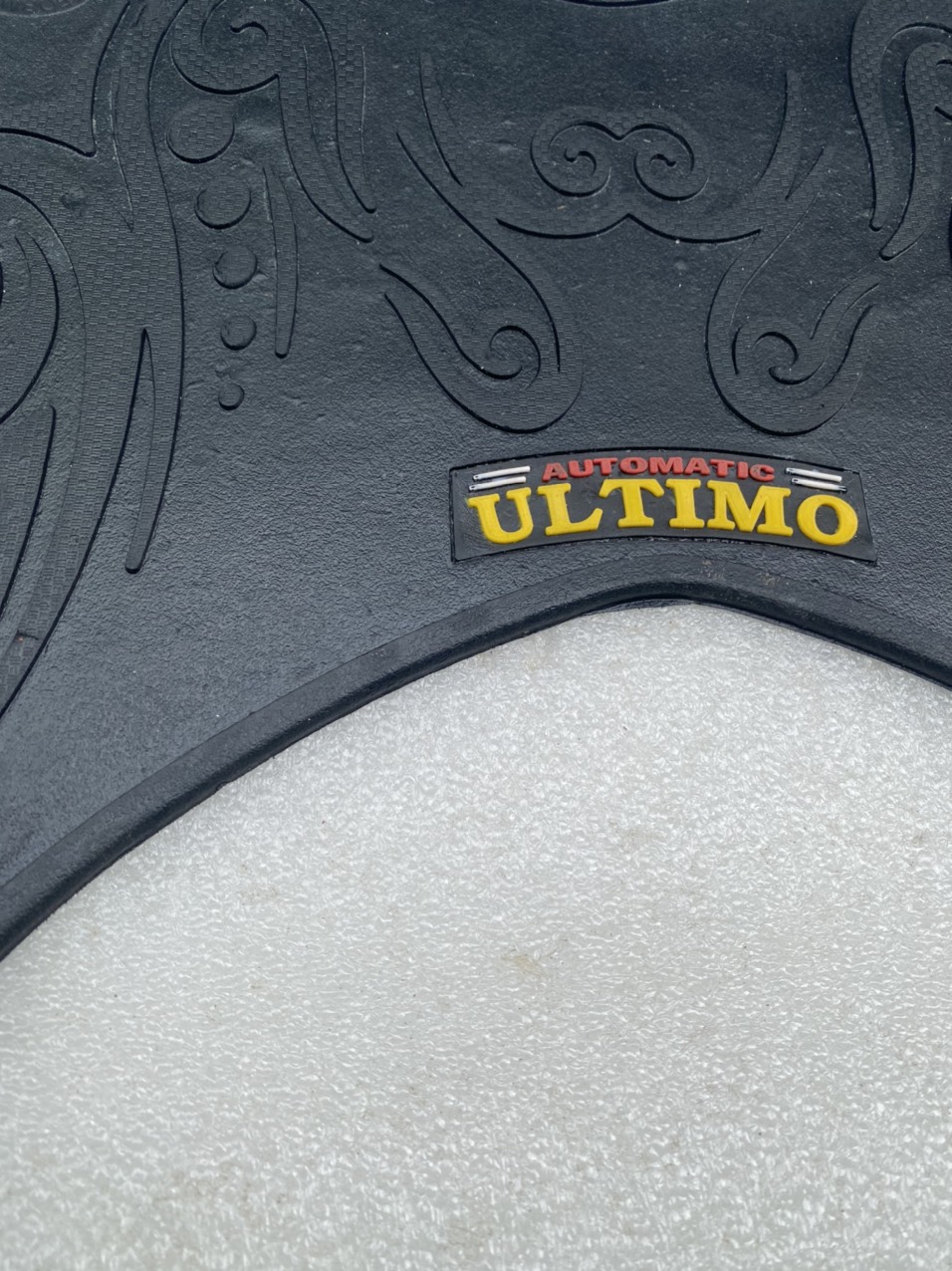 THẢM CAO SU LÓT CHÂN XE ULTIMO