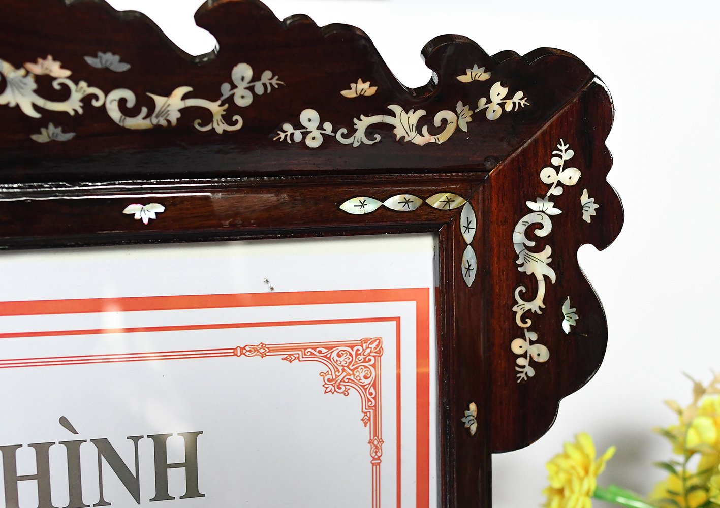 Khung hình gỗ Gõ 40 x 30 cẩn ốc xà cừ