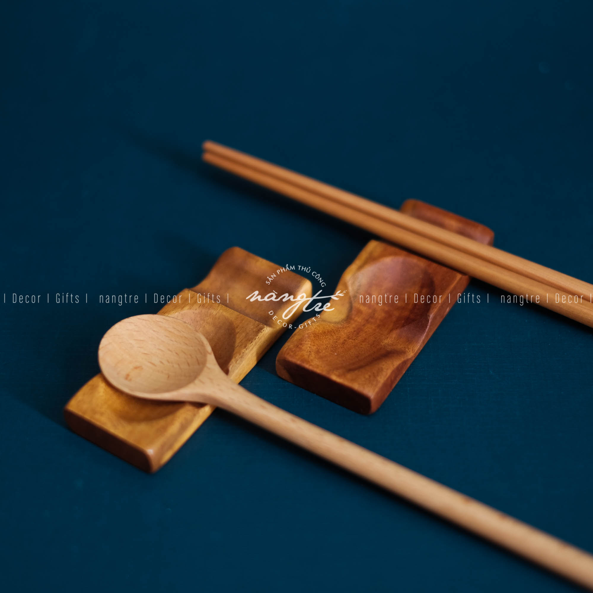 Kê đũa gỗ - gác đũa gỗ trang trí bàn ăn