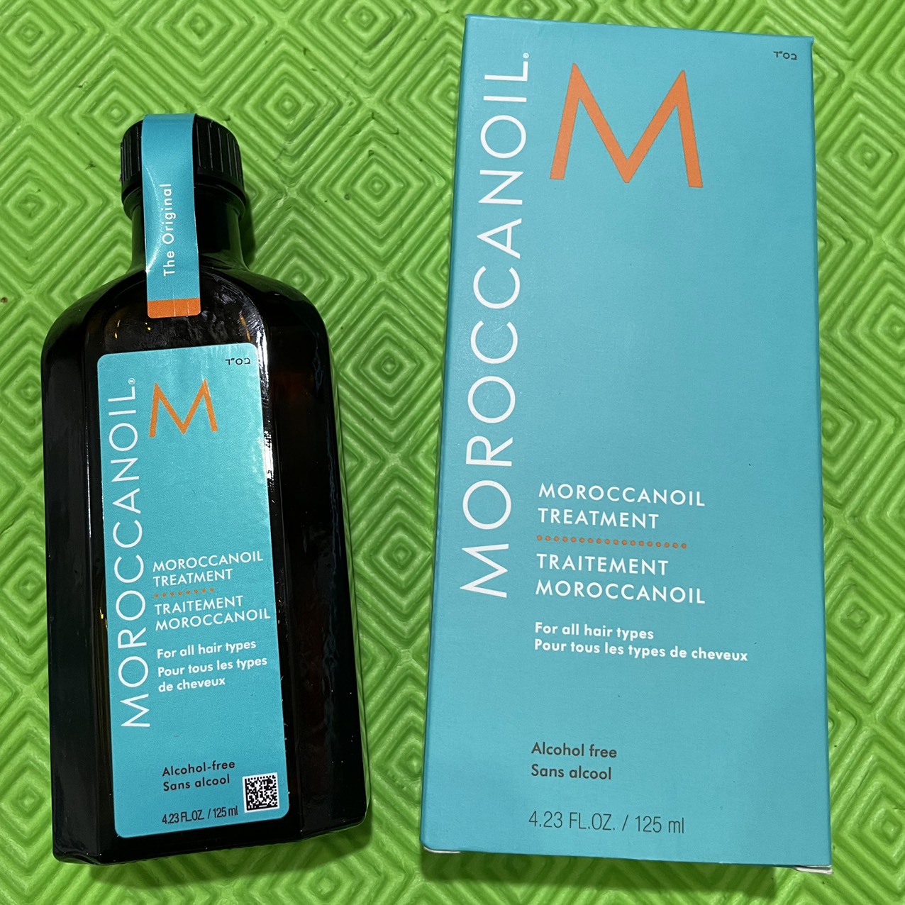 Tinh dầu dưỡng phục hồi tóc hư tổn khô xơ Moroccanoil Treatment 200ml