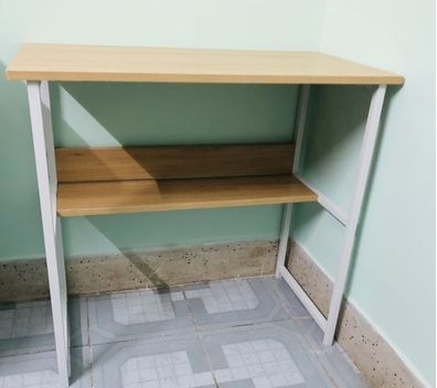 Bàn làm việc ,bàn có kệ lửng BKL01T (full phụ kiện tuvit lục giác ốc vít)