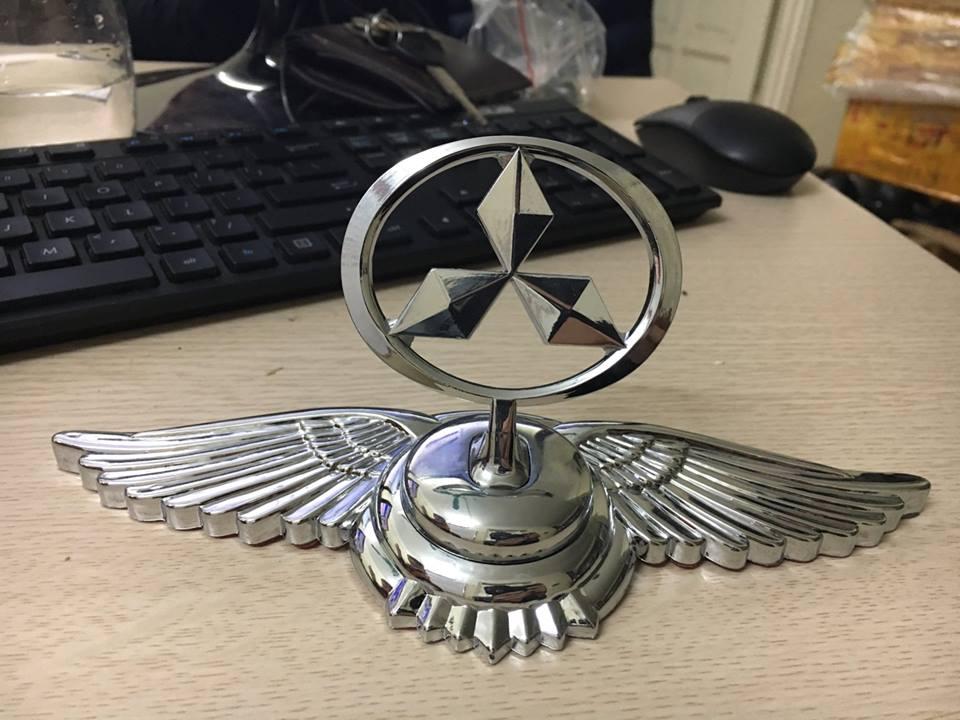 Logo đôi cánh thiên thần cho xe Mitsubishi