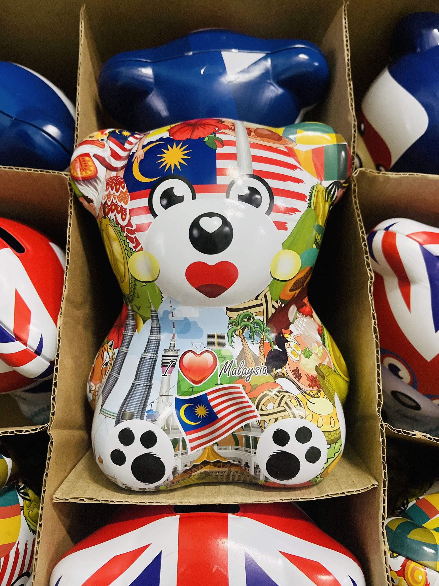 Gấu teddy hộp quà bằng thiếc 200g kẹo Malaysia bên trong