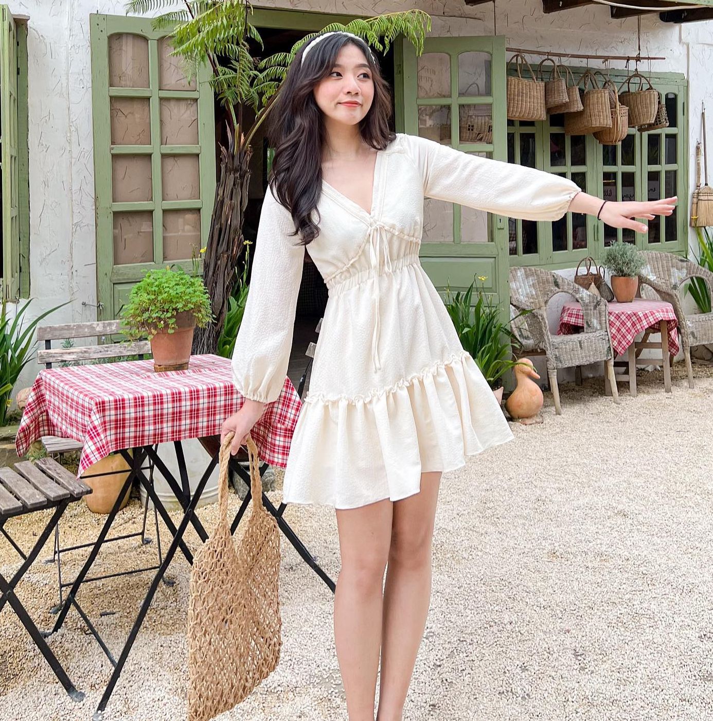 Đầm DARY - Đầm cổ V tùng bèo tay dài