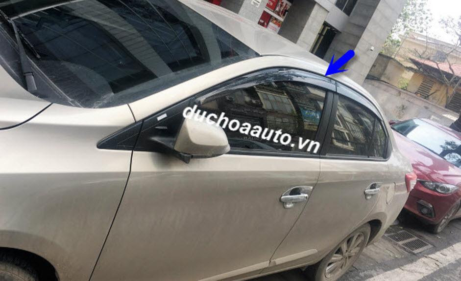 Vè che mưa nhựa đen toyota vios 2014-2017