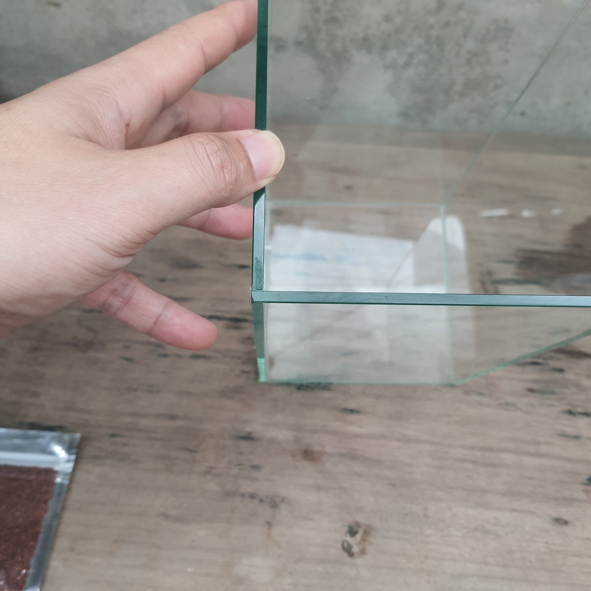 Bể cá, hồ cá kích thước 13 x 13 x 23 cm
