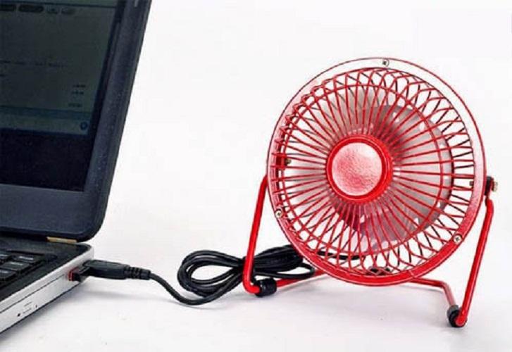 Quạt lồng sắt mini văn phòng tiện dụng(màu ngẫu nhiên)