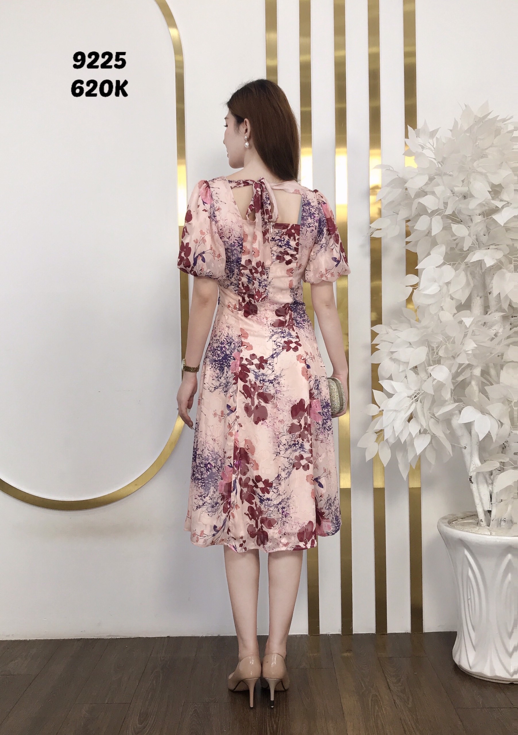 Đầm EMY EM9225 Xoè Hồng Phối Nơ Cổ