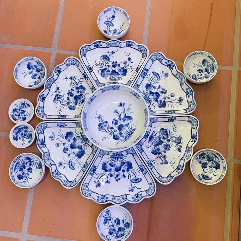 Sét bộ đồ ăn hoa măt trời vẽ sen hàng Bát Tràng