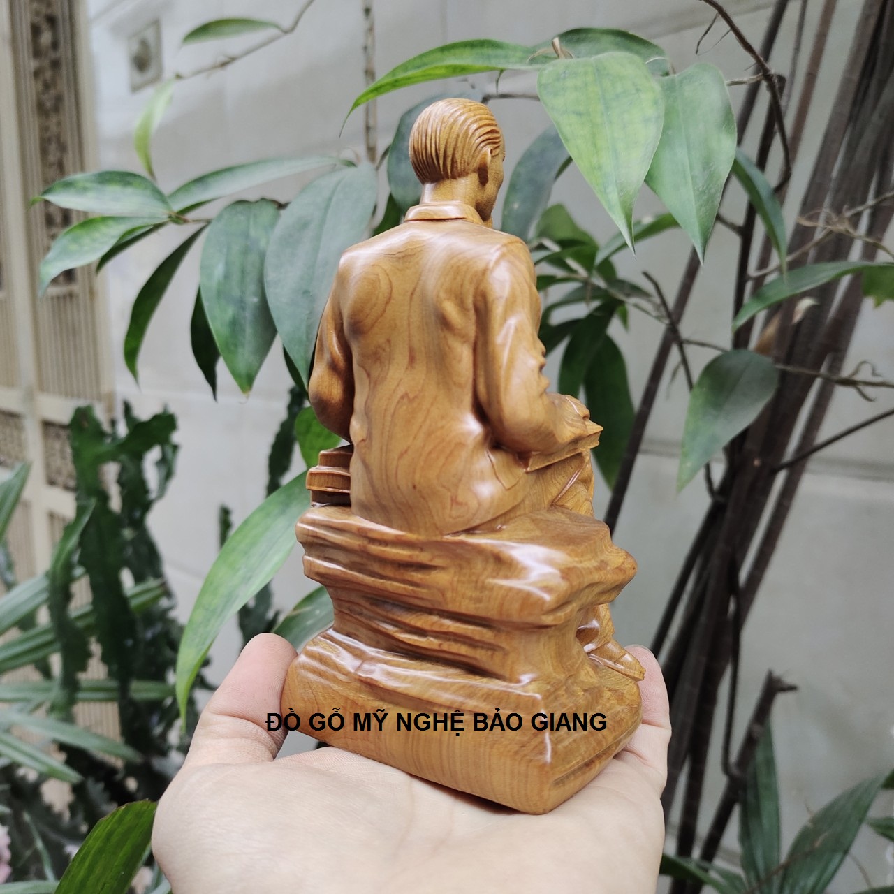 Tượng bác Hồ gỗ bách xanh cao 15 cm