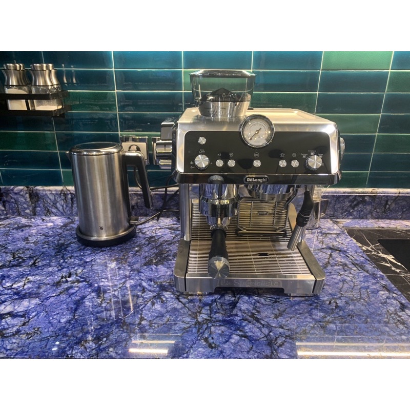 Máy pha cà phê DeLonghi EC9355.M