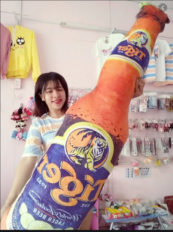 gối ôm 3d hình chai bia 90cm