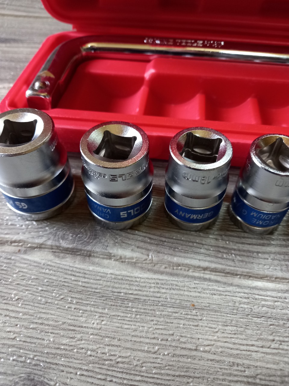 Bộ khẩu 10 chi tiết tay L