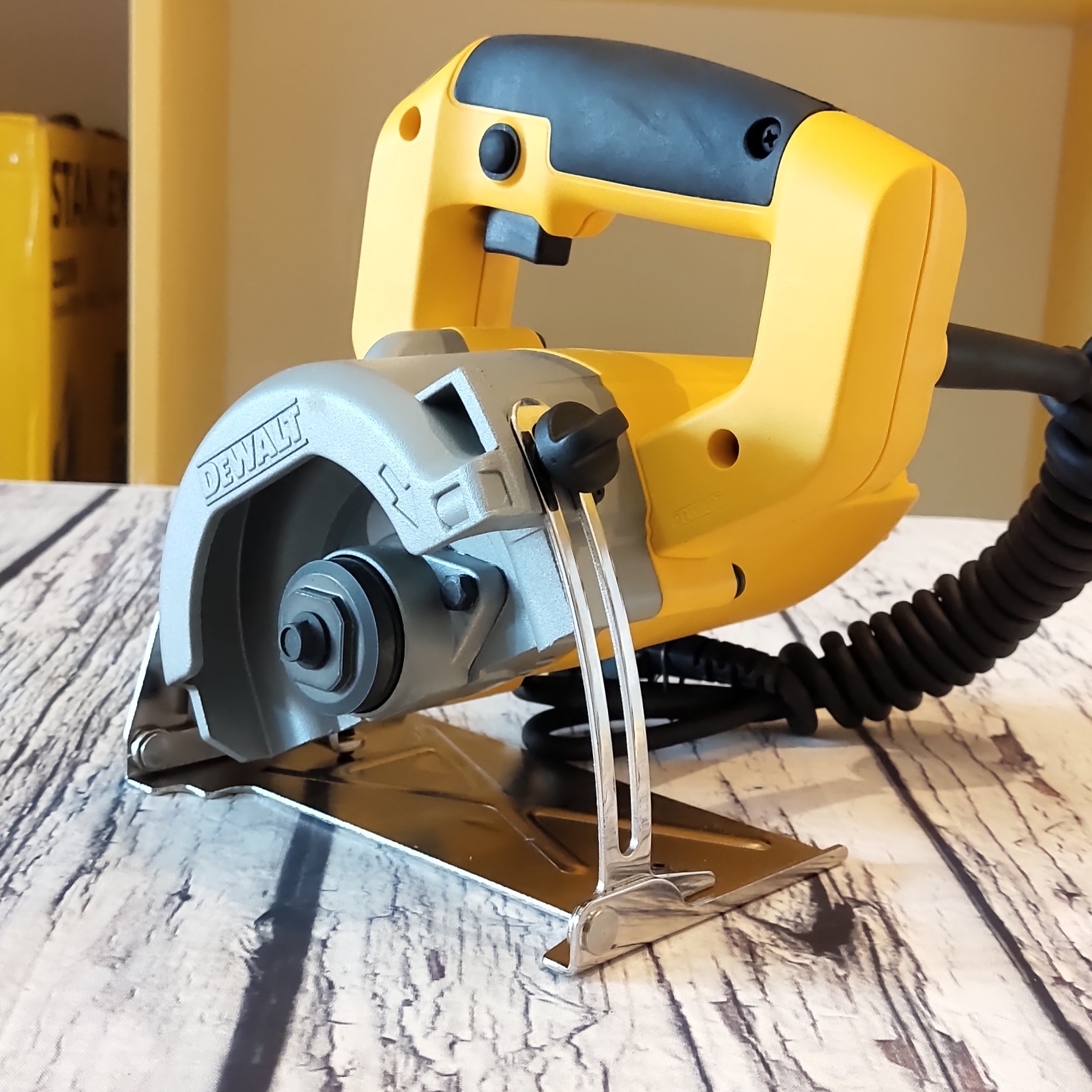 [HCM]Máy Cắt Gạch Đá DEWALT DW860 1.300W