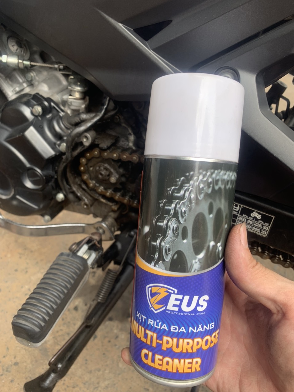 Chai xịt rửa sên ZEUS MULTI CLEANER 400ml