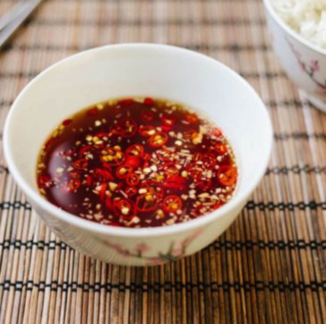 Nước mắm Chắt Cá Cơm Cát Hải (0.5 lít)