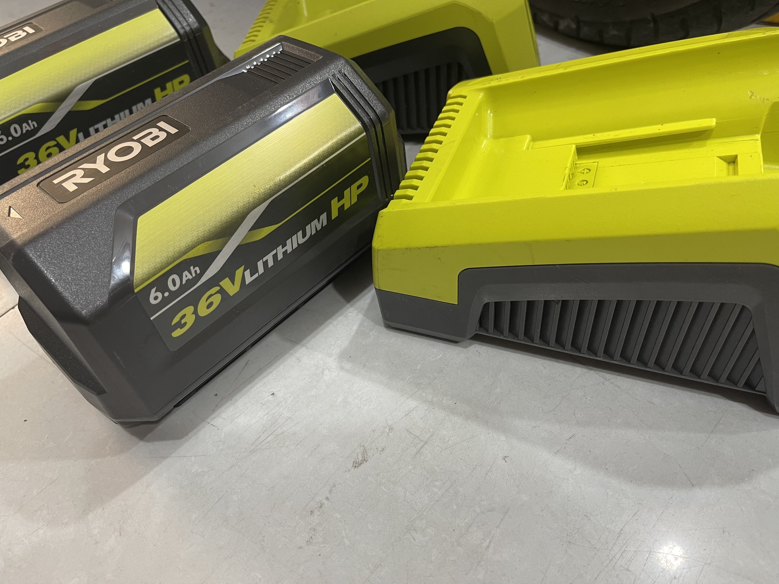 Pin ryobi 40v vs 36v 6Ah new 100%