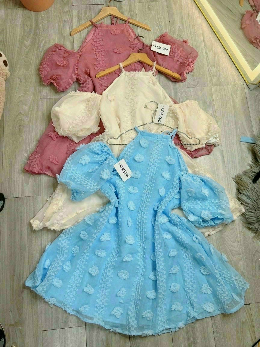đầm cổ yếm bông rơi cực xinh