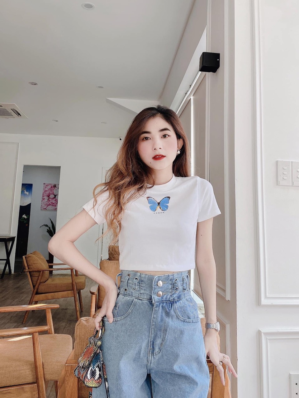 SET BAGGY JEAN 2 NÚT XỎ DÂY + CROPTOP BƯỚM
