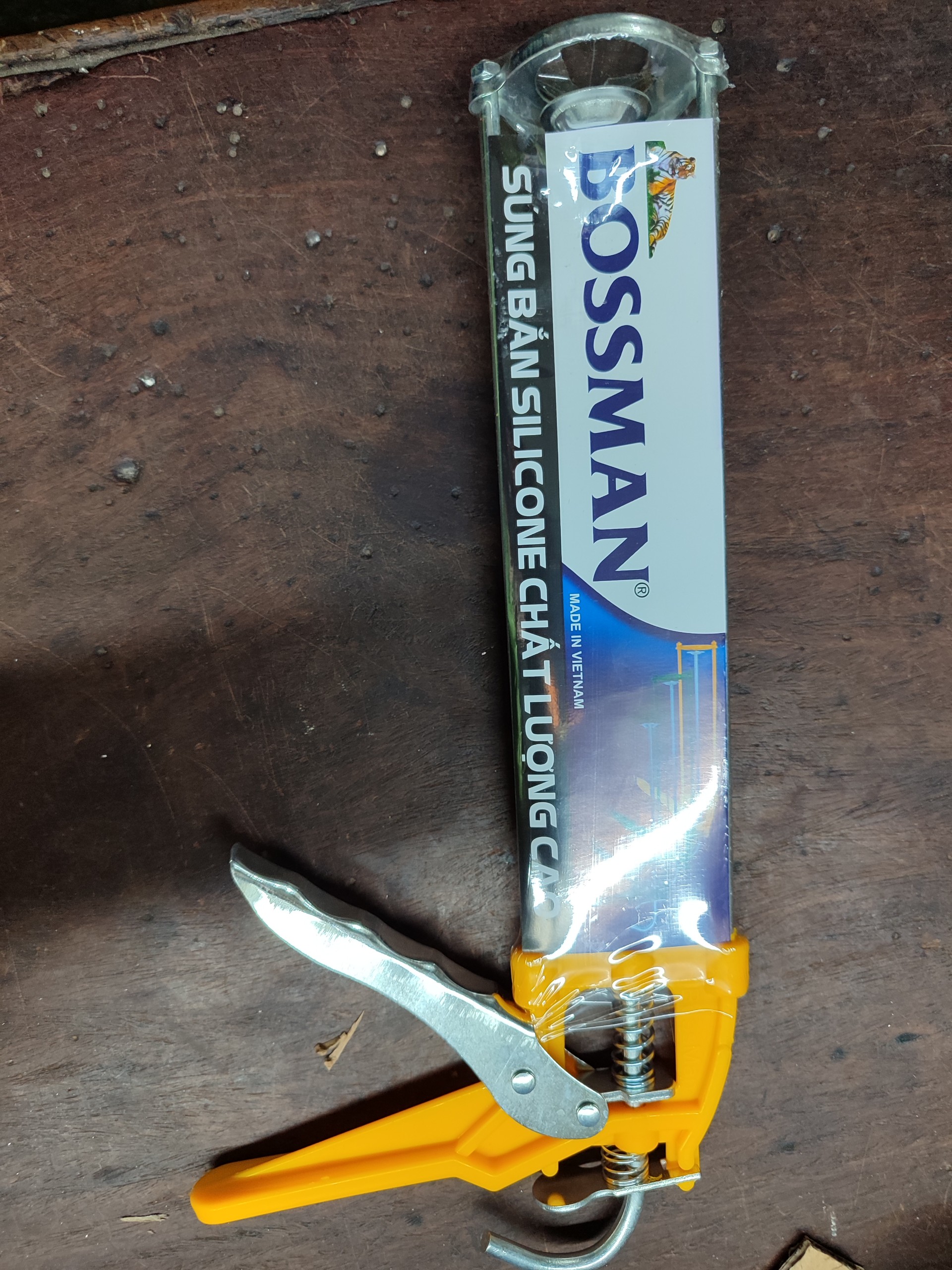 SÚNG BẮN KEO SILICONE BOSSMAN