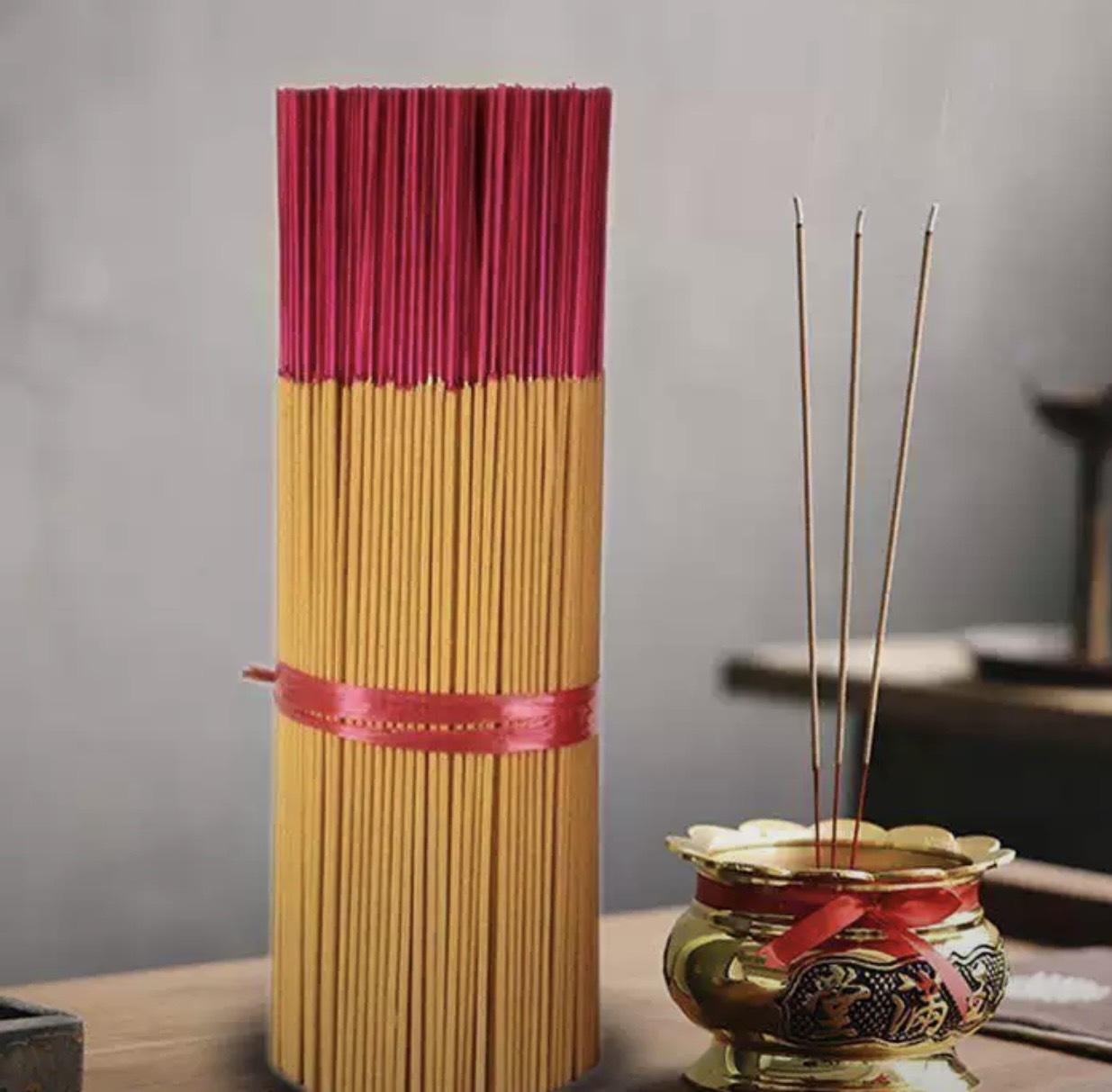 1 Ký nhang trầm hương 38cm ( 550-600 cây hương trầm Bạch Vân Tiên ) chân đỏ