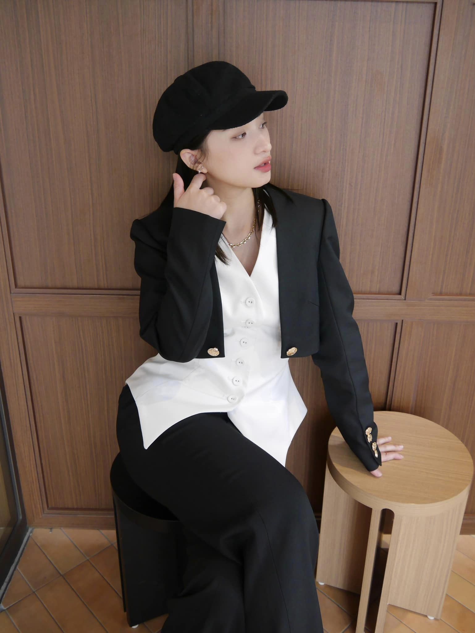 Áo blazer croptop phá cách - ESTHER STUDIOS Henry Blazer - Black