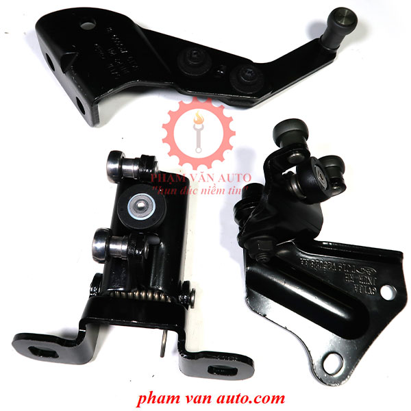 Bi cửa lùa trên HÀNG CHÍNH HÃNG Ford Transit Phạm Văn Auto