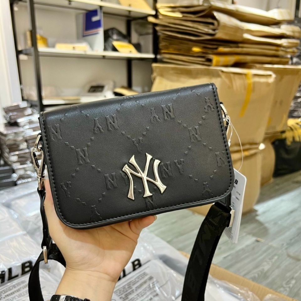 Túi đeo chéo nữ MLB (Hàng auth tuồn)  size 20cm ĐỦ MÀU