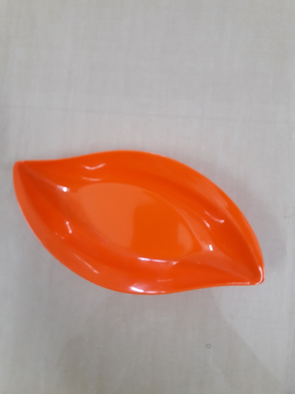 Dĩa chiếc lá melamine đủ 4 màu dày dặn (01) (Ảnh thật)